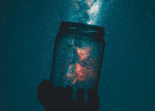 Imagen creativa tomada con un cielo estrellado